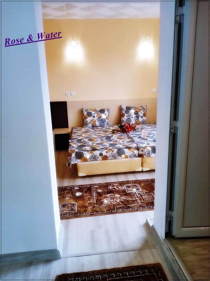 Rose & Water Guest House Pavel Banya Exterior photo